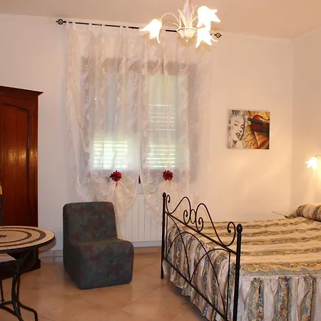 Sardegna Nuragica Couette-café Uras